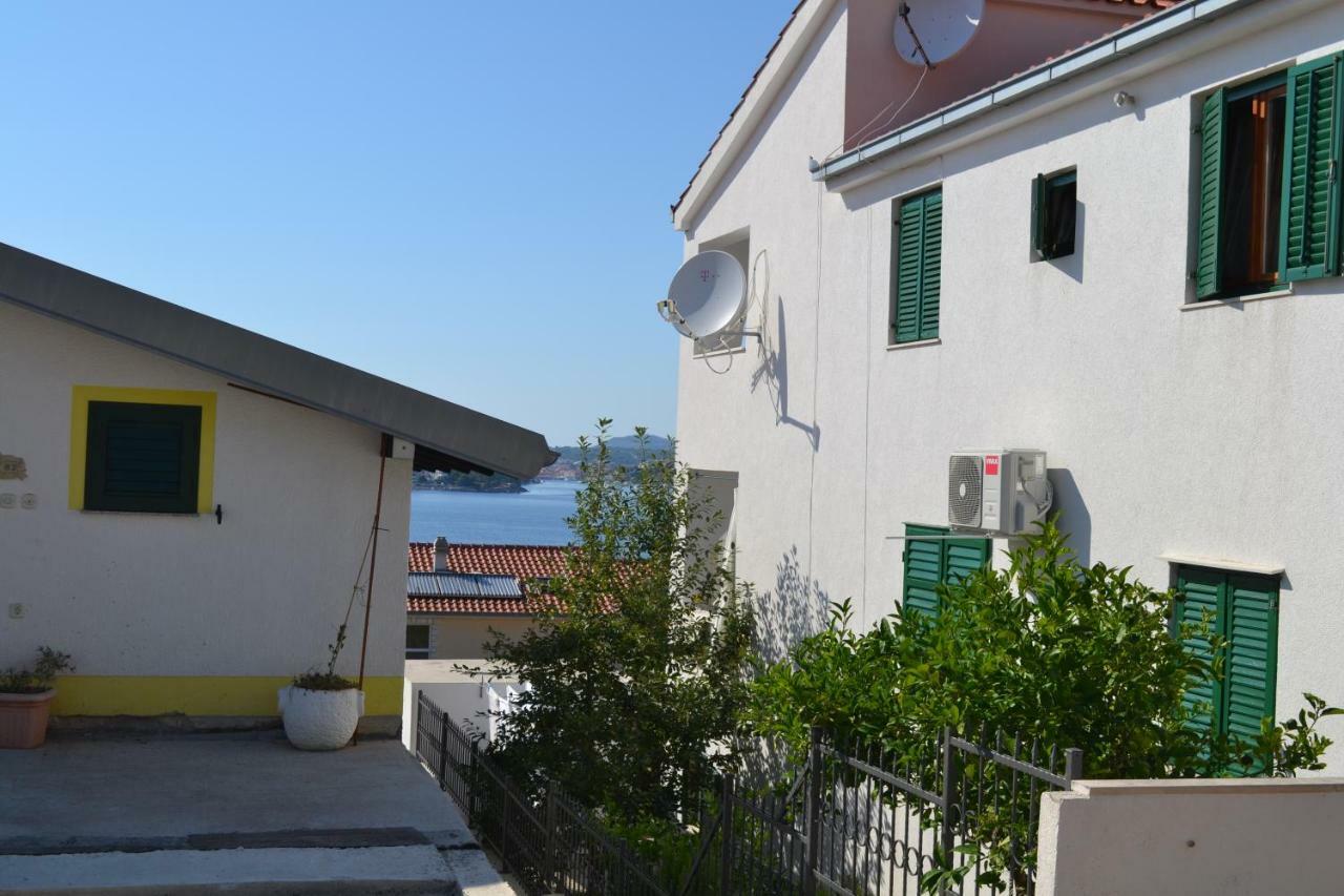 Holiday Apartments Lucic - Feels Like Home, Away From Home Razanj Exterior photo
